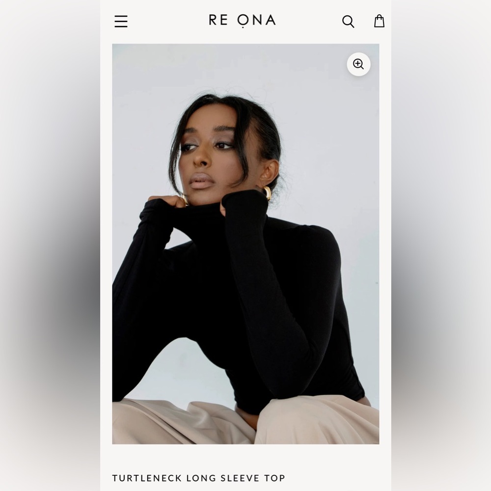 RE ONA Turtleneck Long Sleeve Top